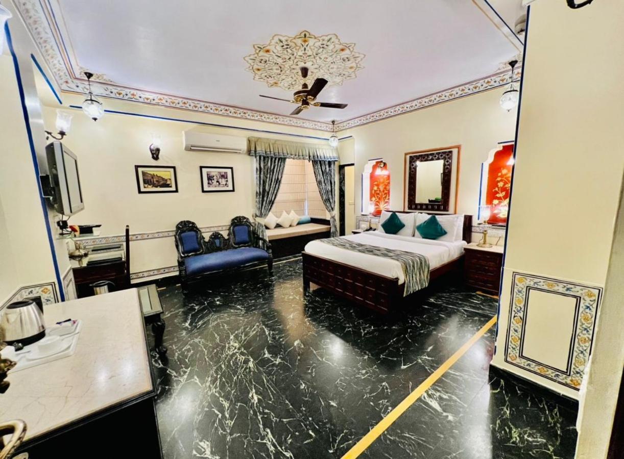 Umaid Mahal - A Heritage Style Boutique
