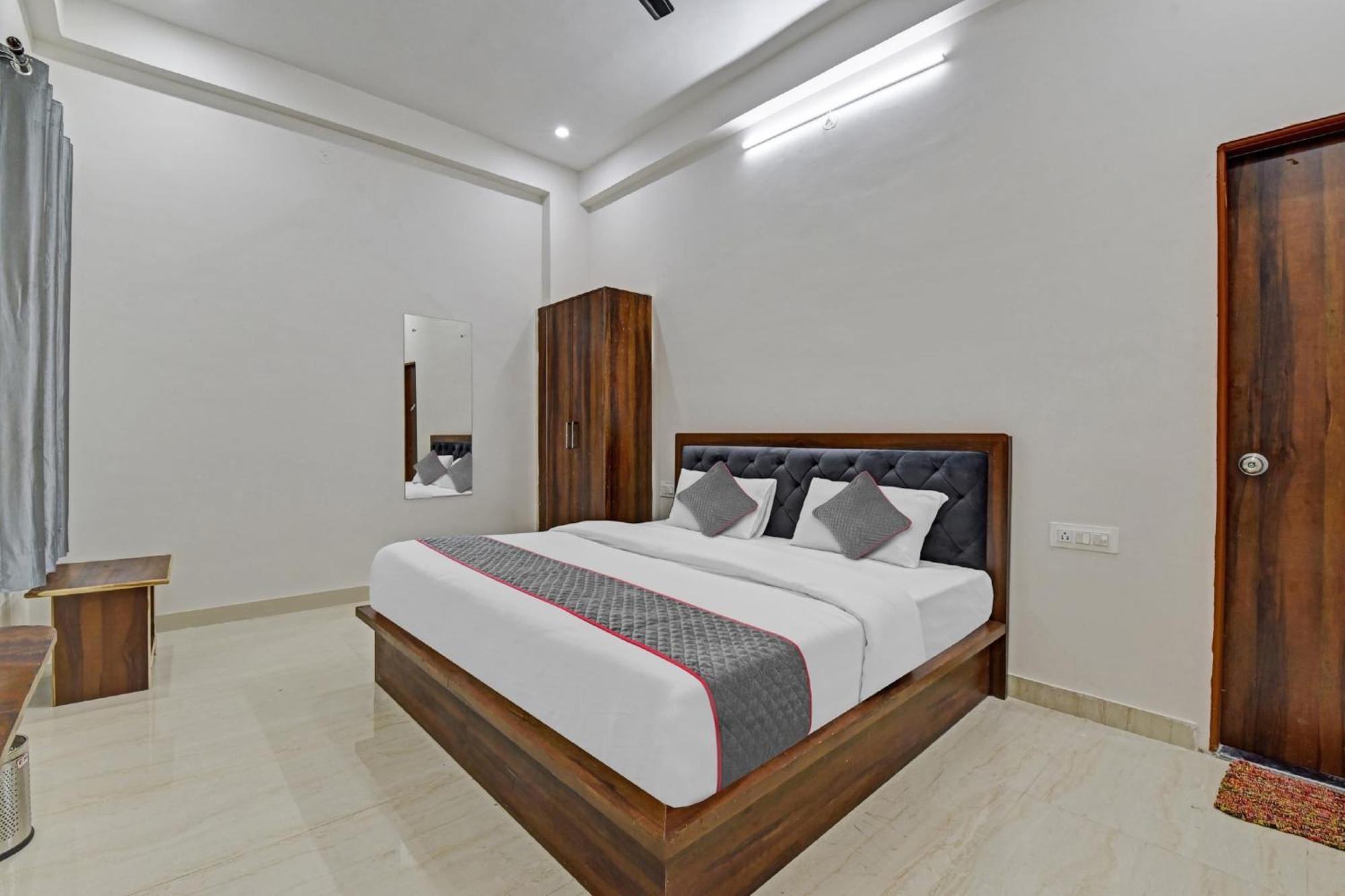 Super Oyo Collection O Legend Jaipur