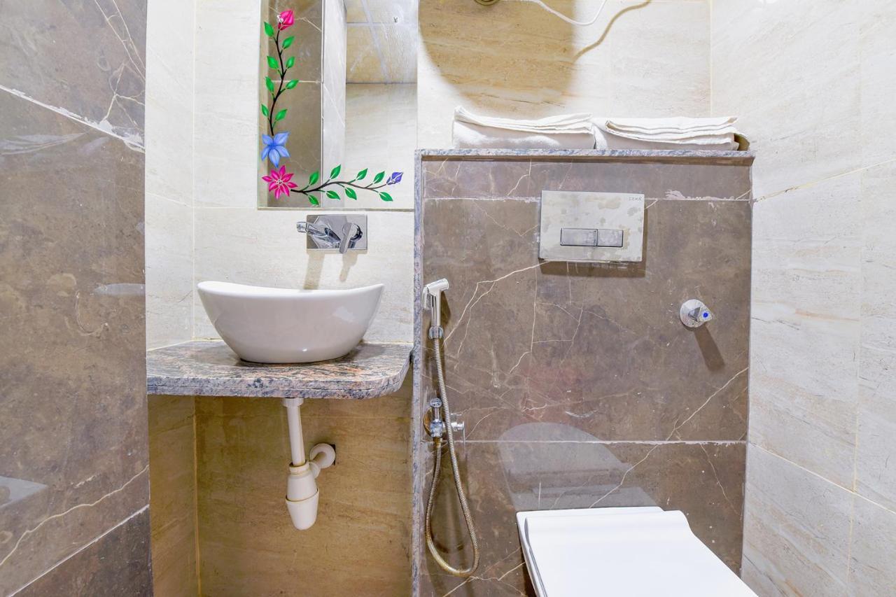 Hotel Fabhotel Bohra International