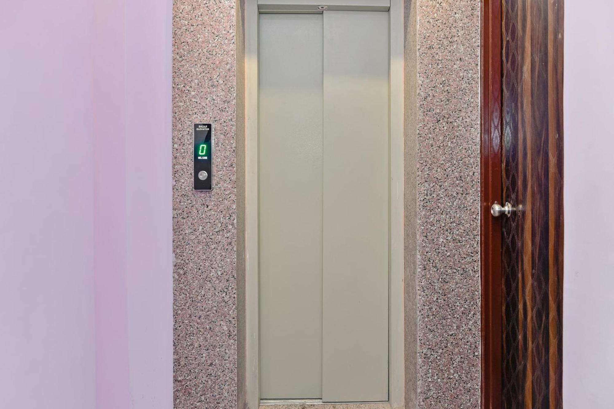 Hotel O Suraj 3*