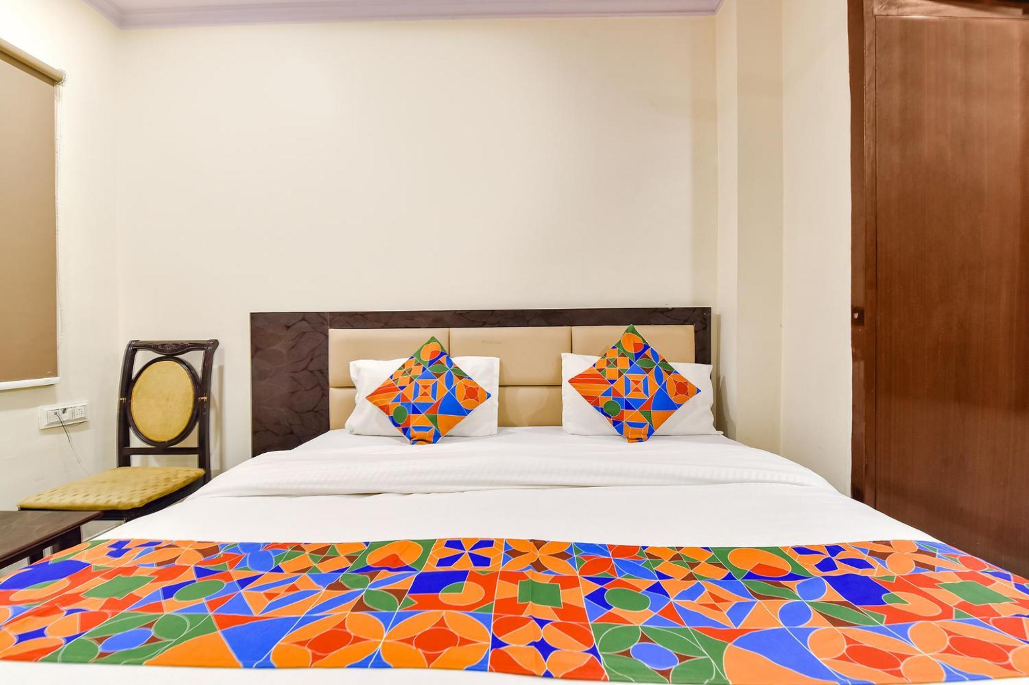 Hotel Fabhotel Golden Leaf I