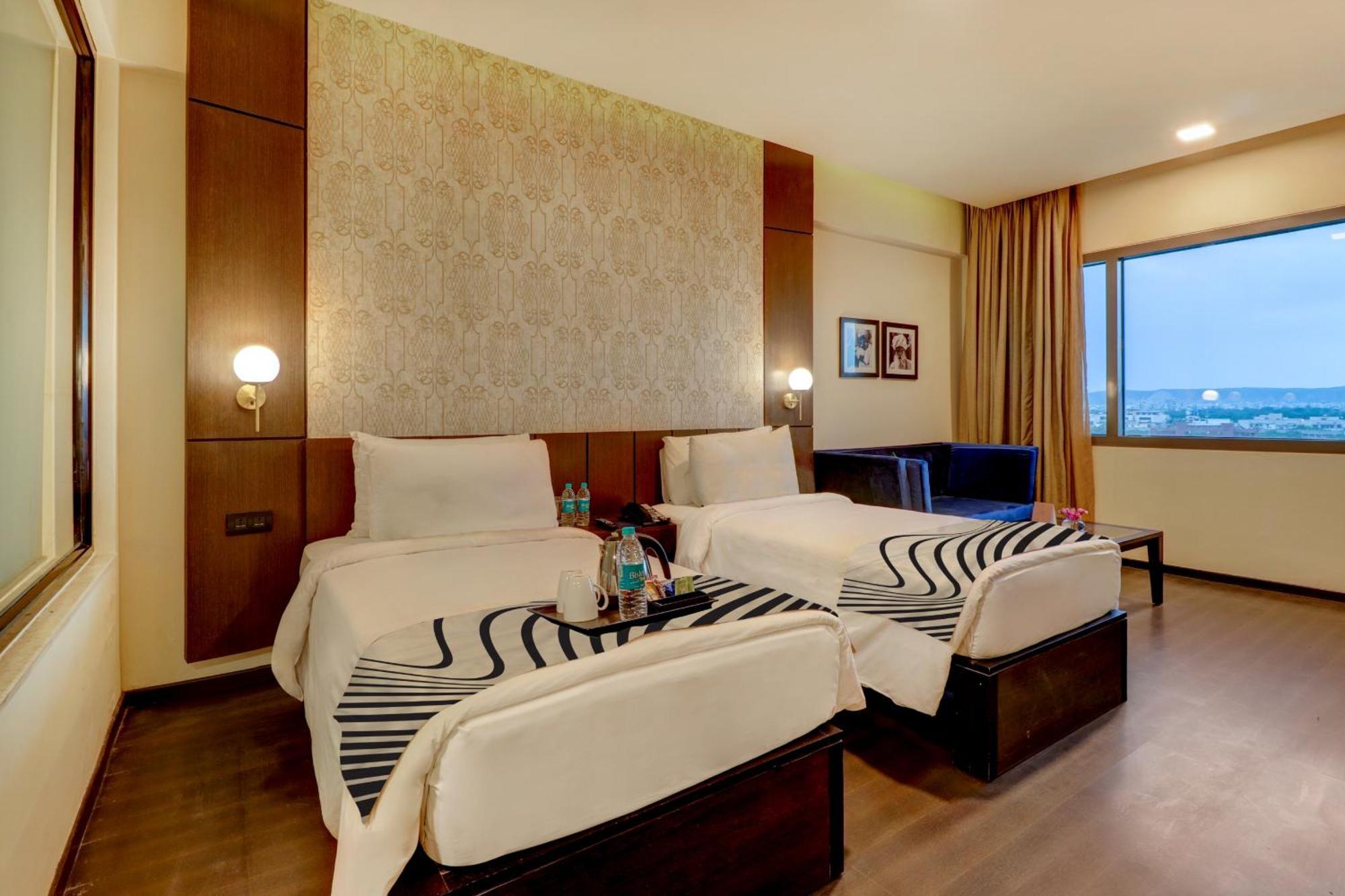 Sunday Hotel