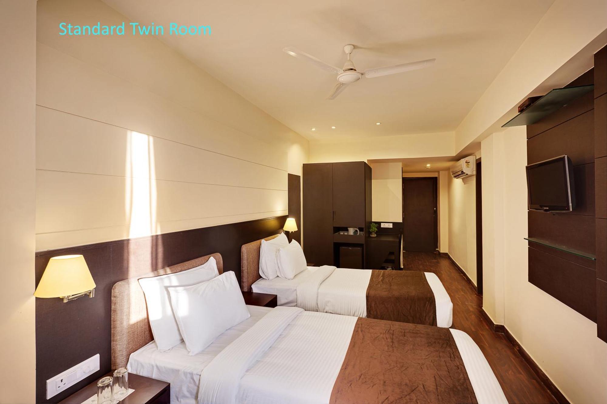 Whispering Palms Hotel 3*