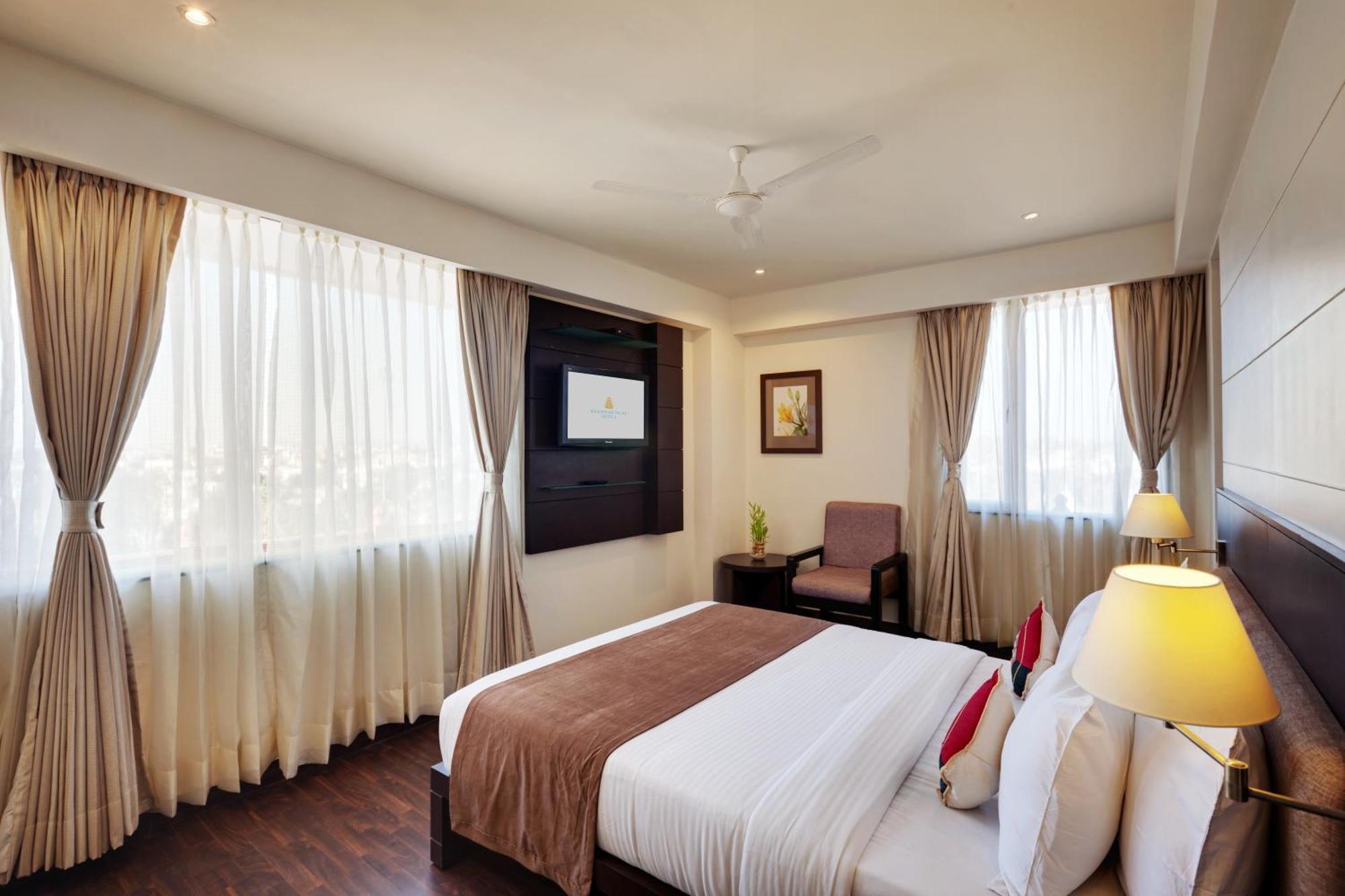 Whispering Palms Hotel 3*