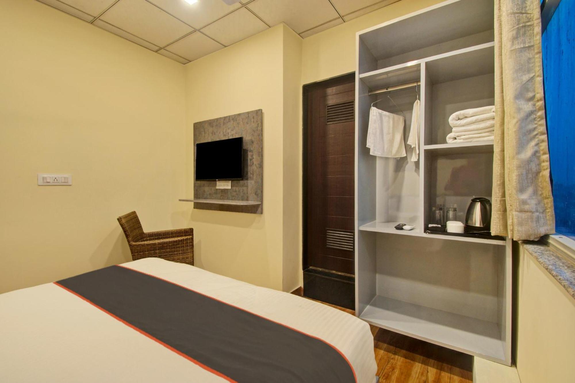 Hotel Collection O Grand Sky Jaipur