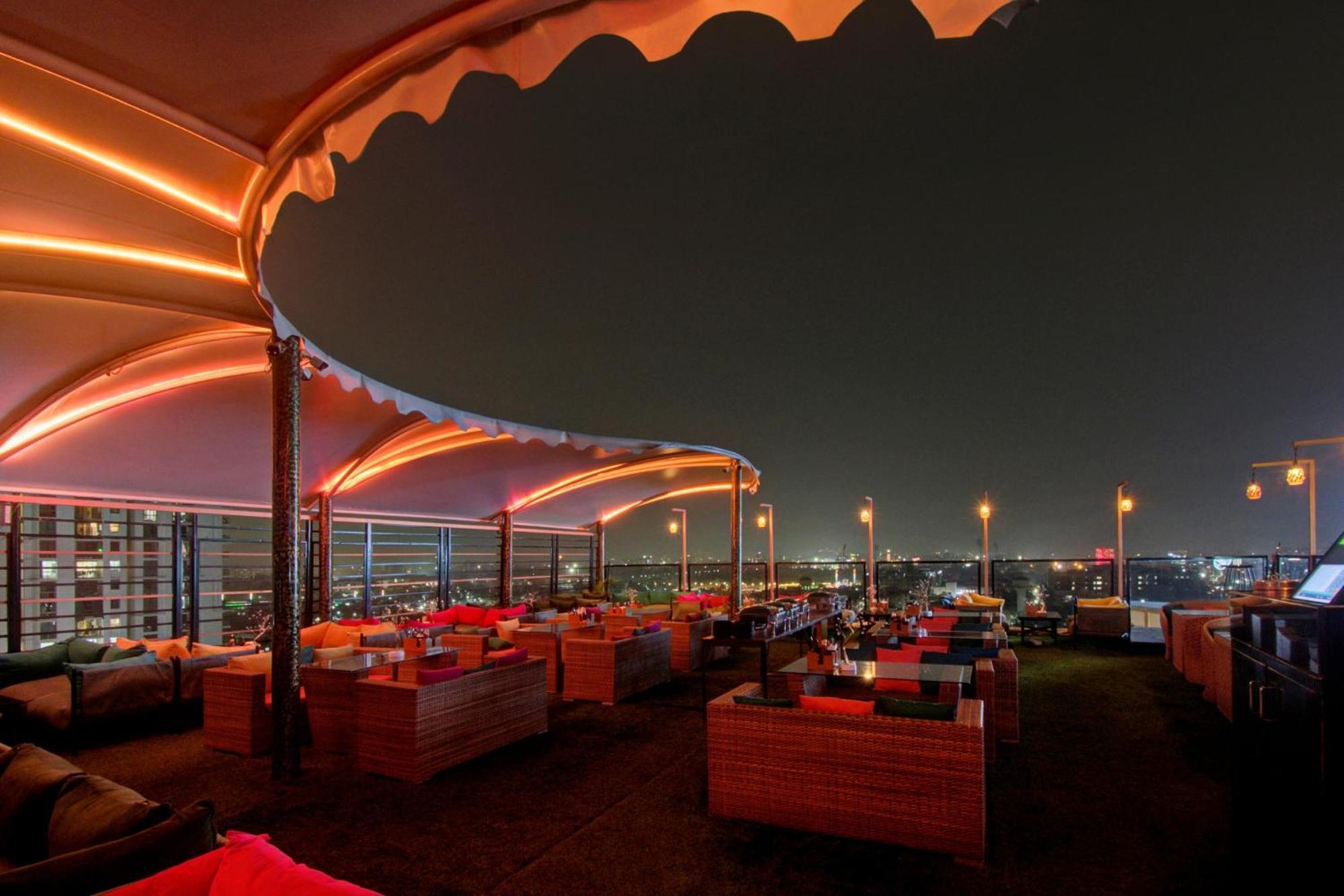 Collection O Grand Sky Hotel