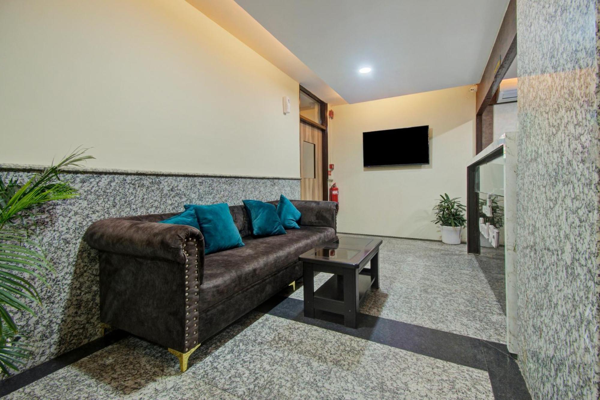 Hotel Collection O Grand Sky Jaipur