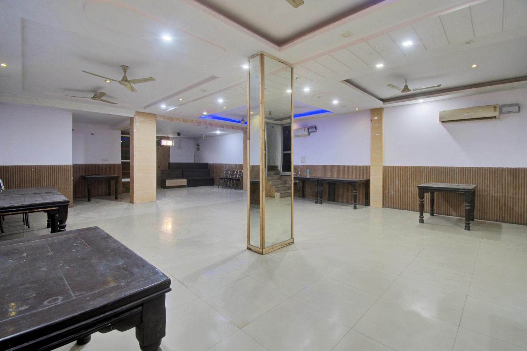Collection O Metro View Mansarovar 3*