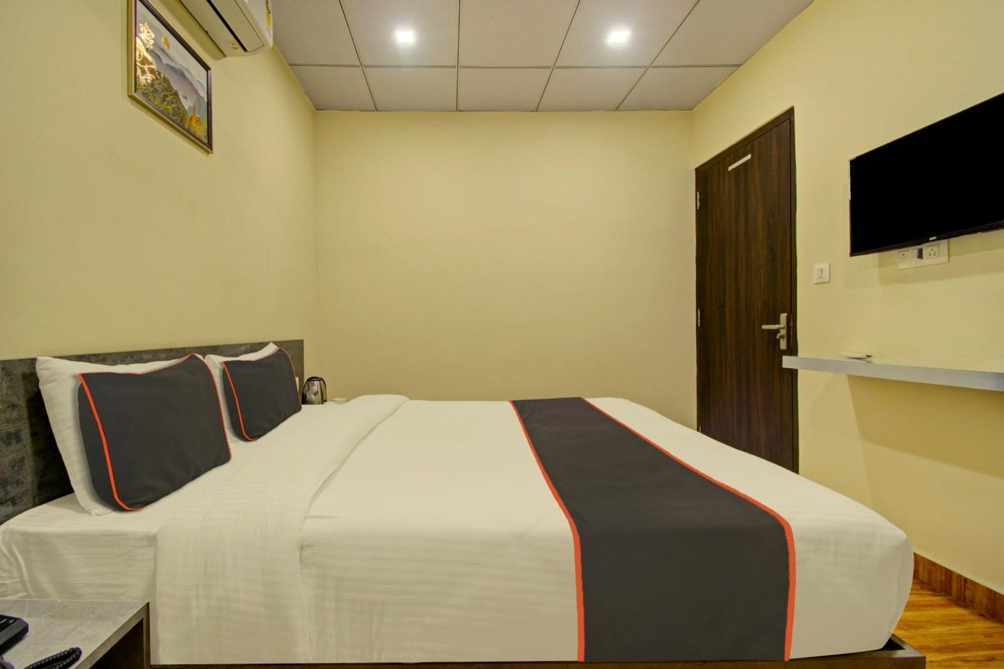 Collection O Grand Sky Jaipur