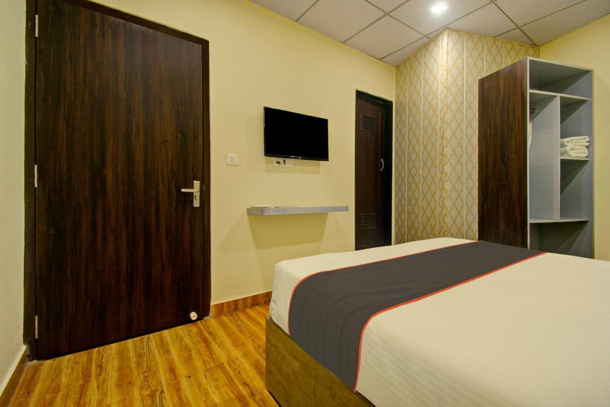 Collection O Grand Sky Hotel 3*