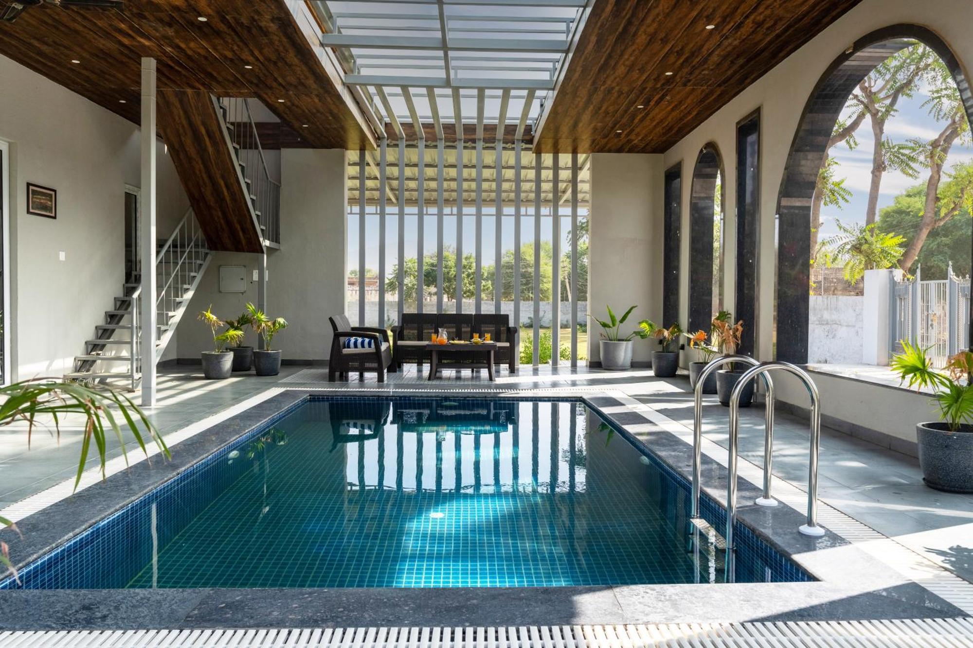 Elivaas Jamun Farm 2bhk With Pool Villa