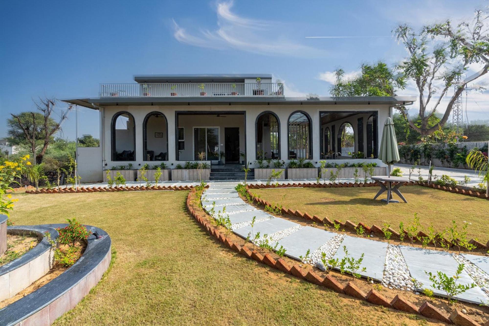 Elivaas Jamun Farm 2bhk With Pool Villa
