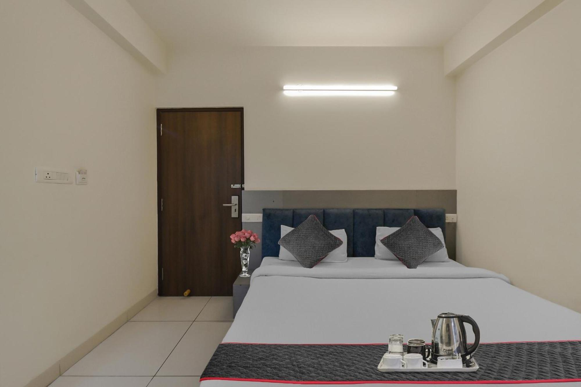 O Rk Palace Hotel 3*