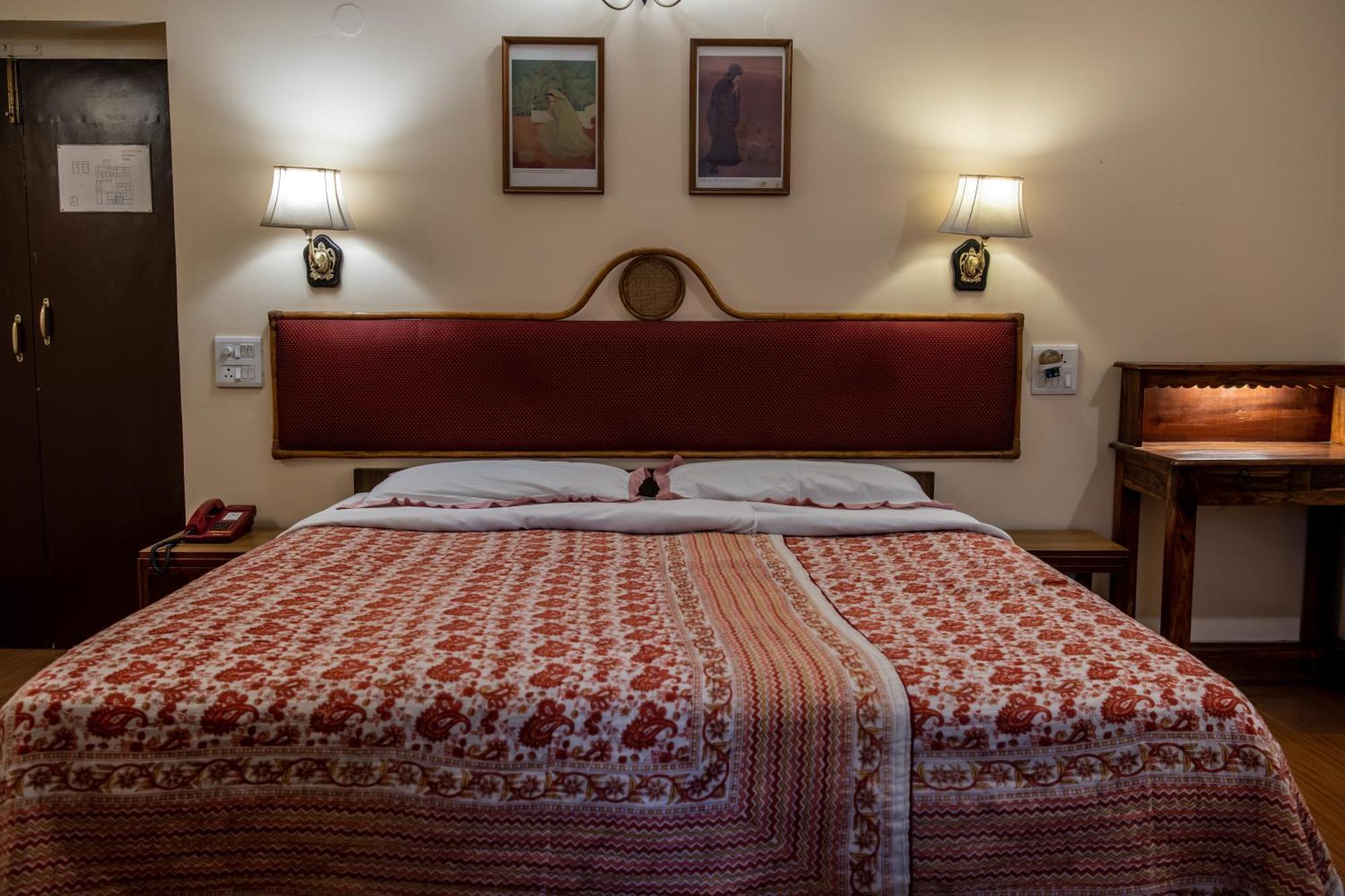 Hotel Jai Niwas 3*