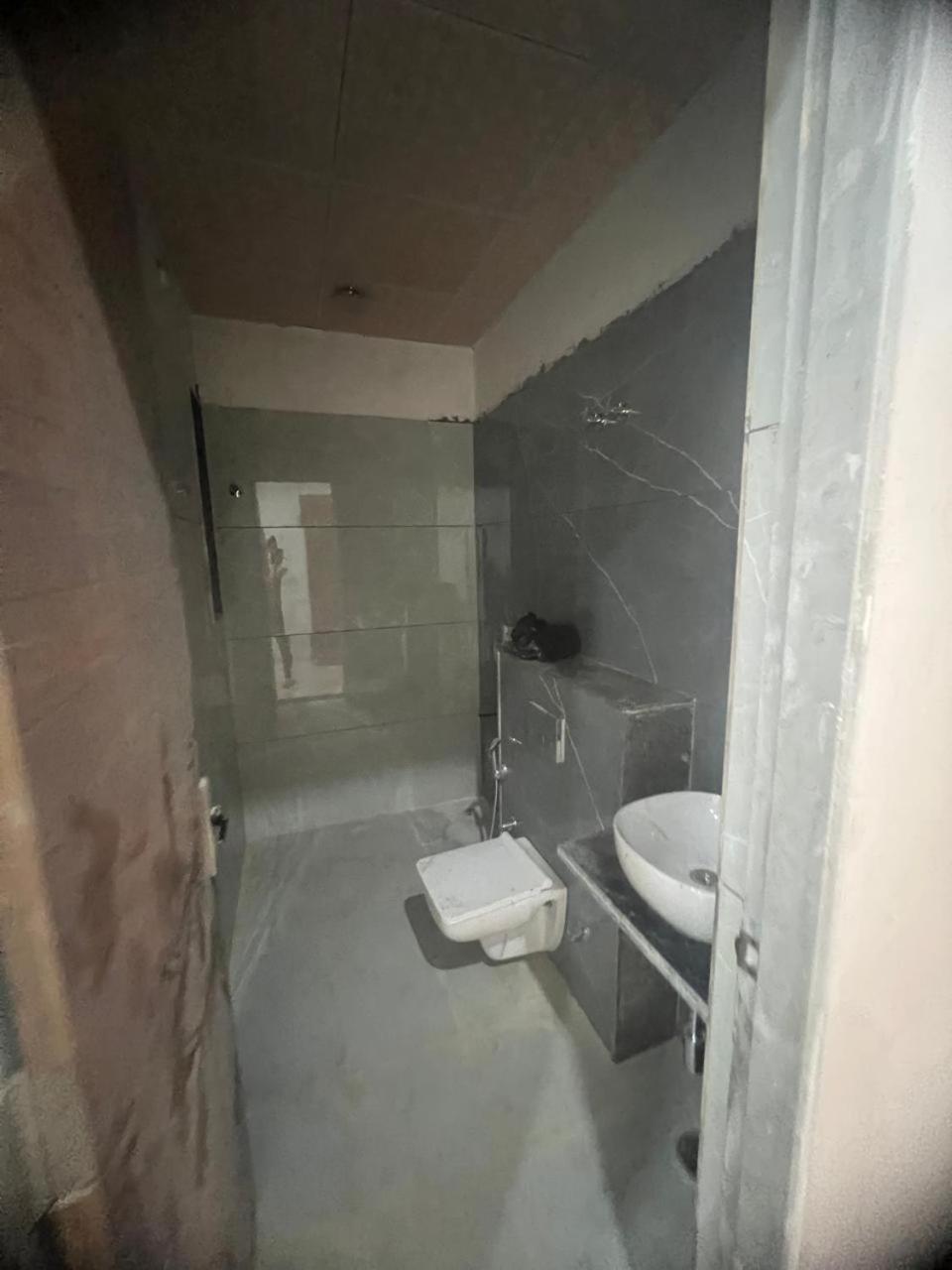Amora Tower Apartment