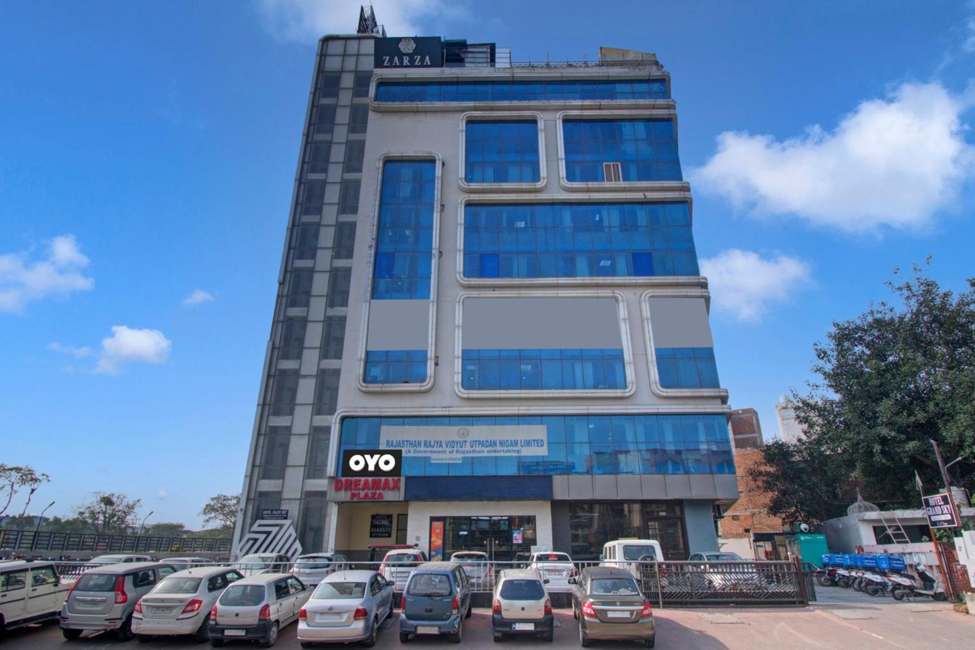 Hotel Collection O Grand Sky Jaipur