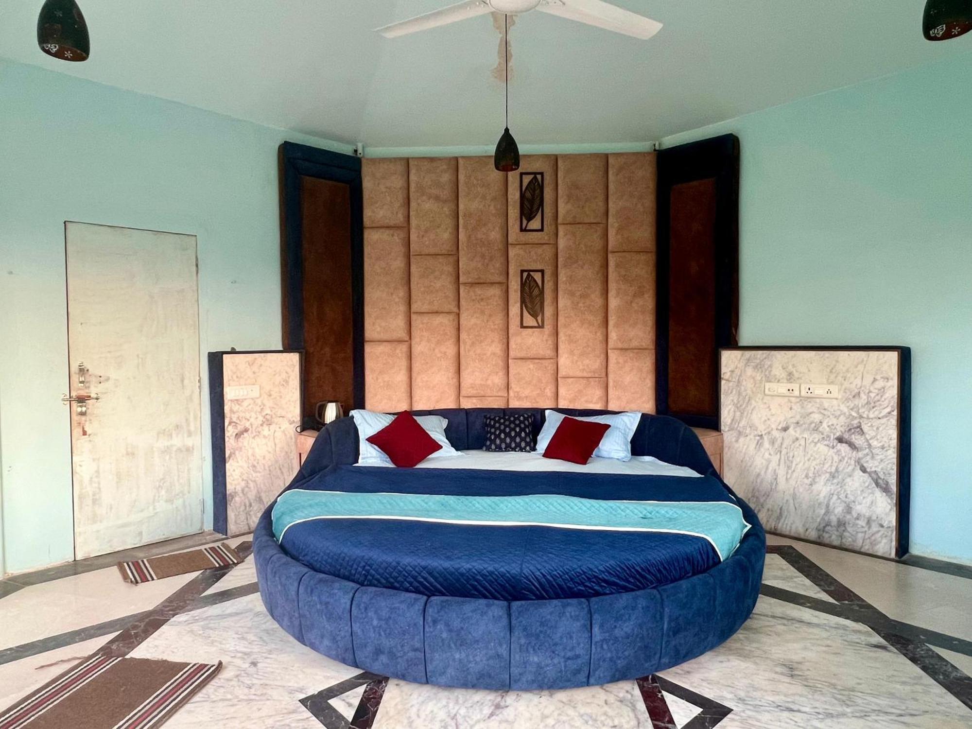 Holiday home Gazibo Elegant Farm With Swimming Pool