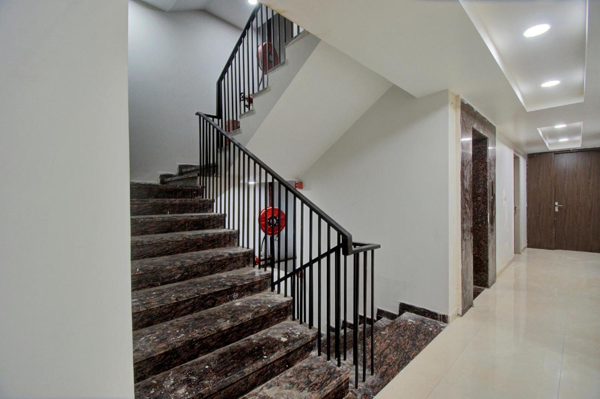 Hotel O Shiv Mahima