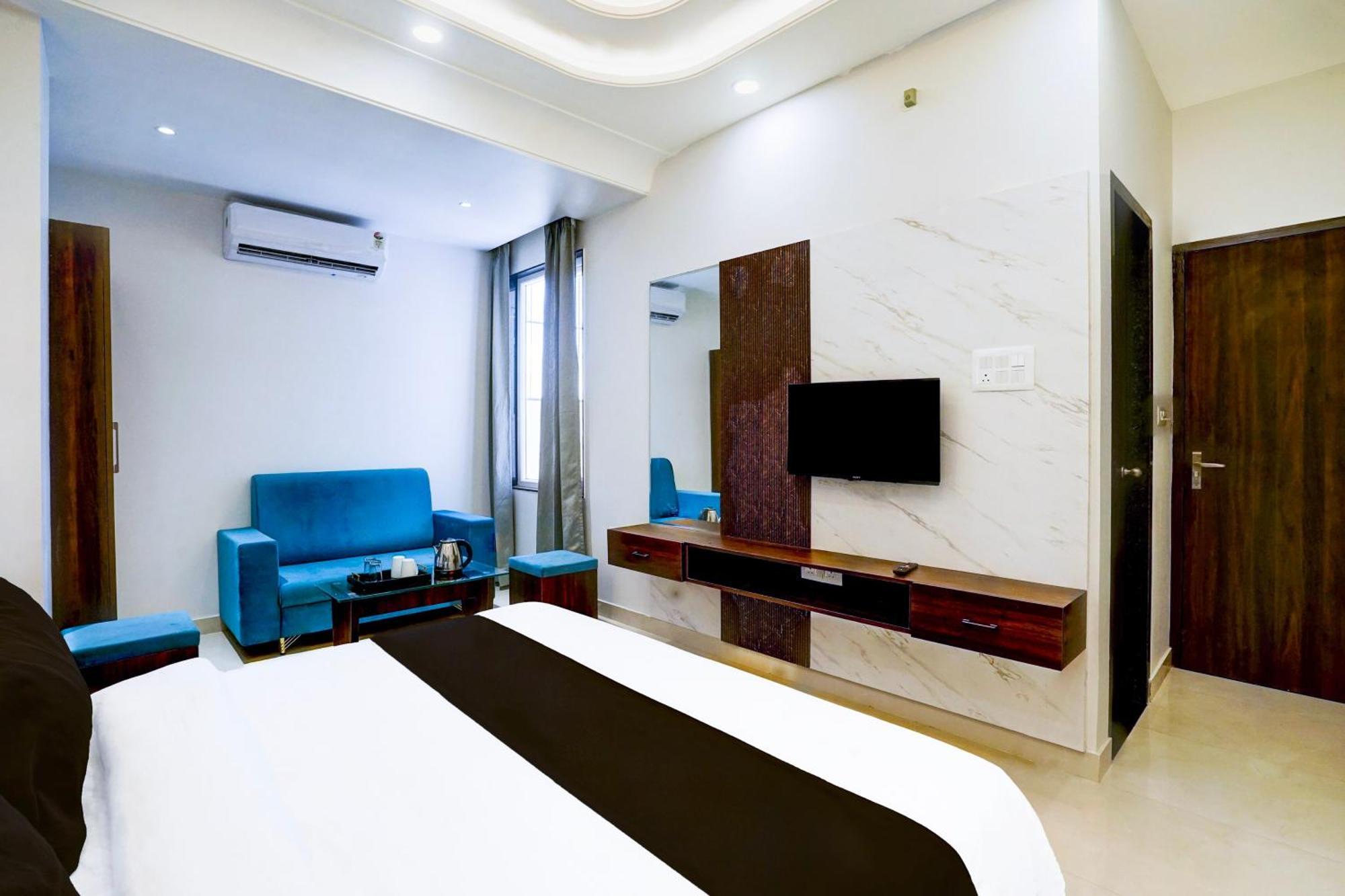 Hotel Collection O Golden Sapphire Jaipur