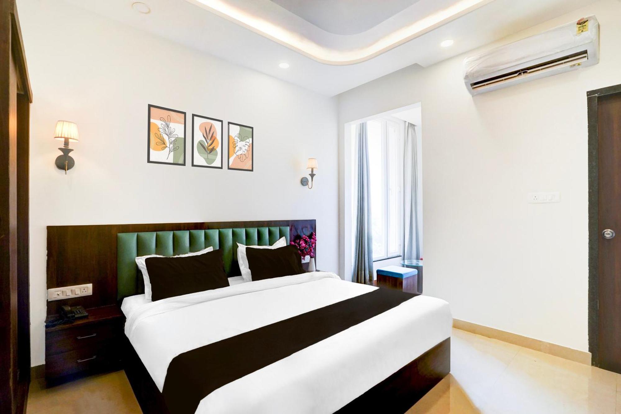 Collection O Golden Sapphire Hotel Jaipur