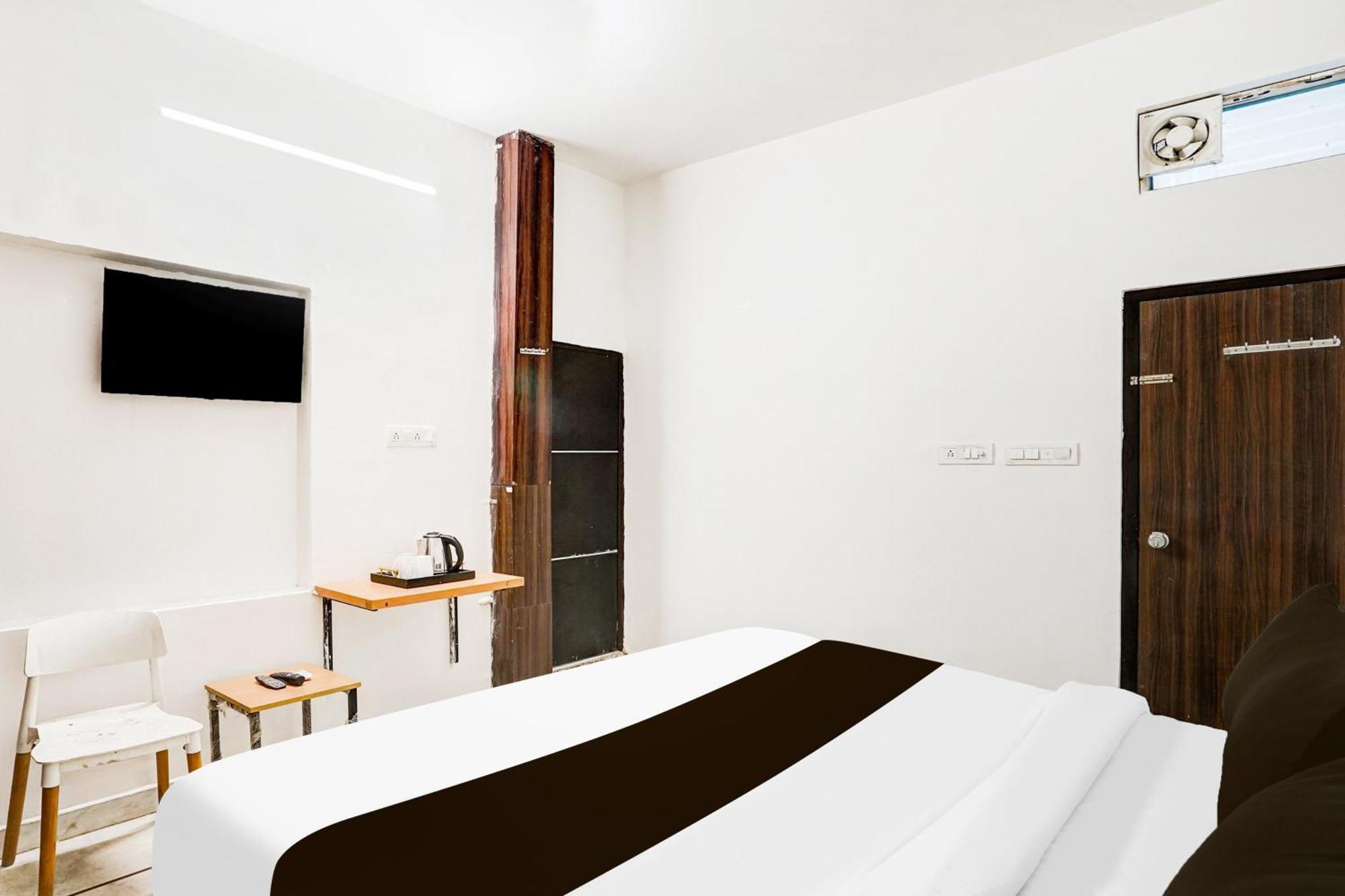 Hotel Super O Kaveri Path Formerly Shree Sai Residency 4*