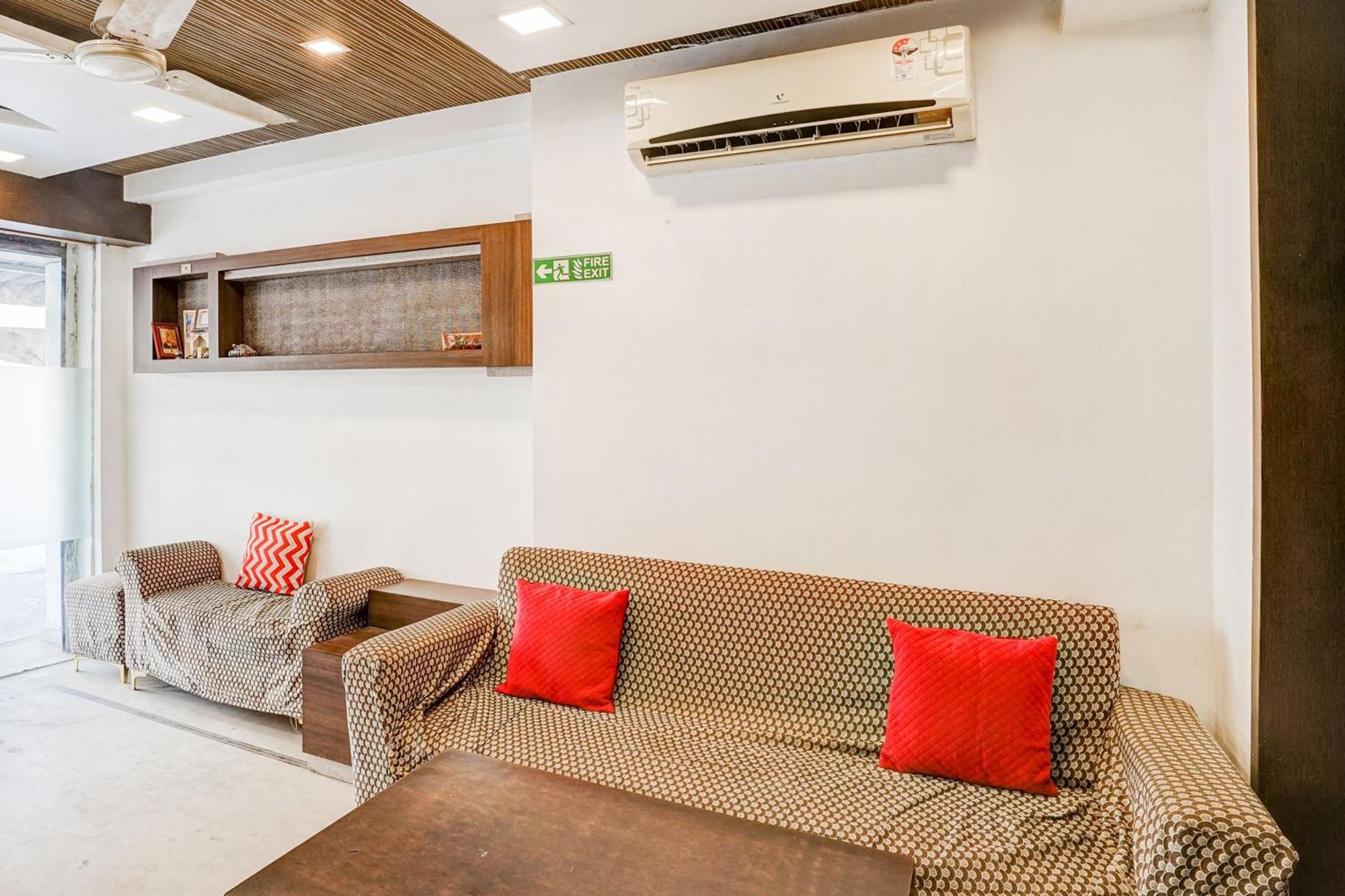 Super O Kaveri Path Formerly Shree Sai Residency Hotel 4*