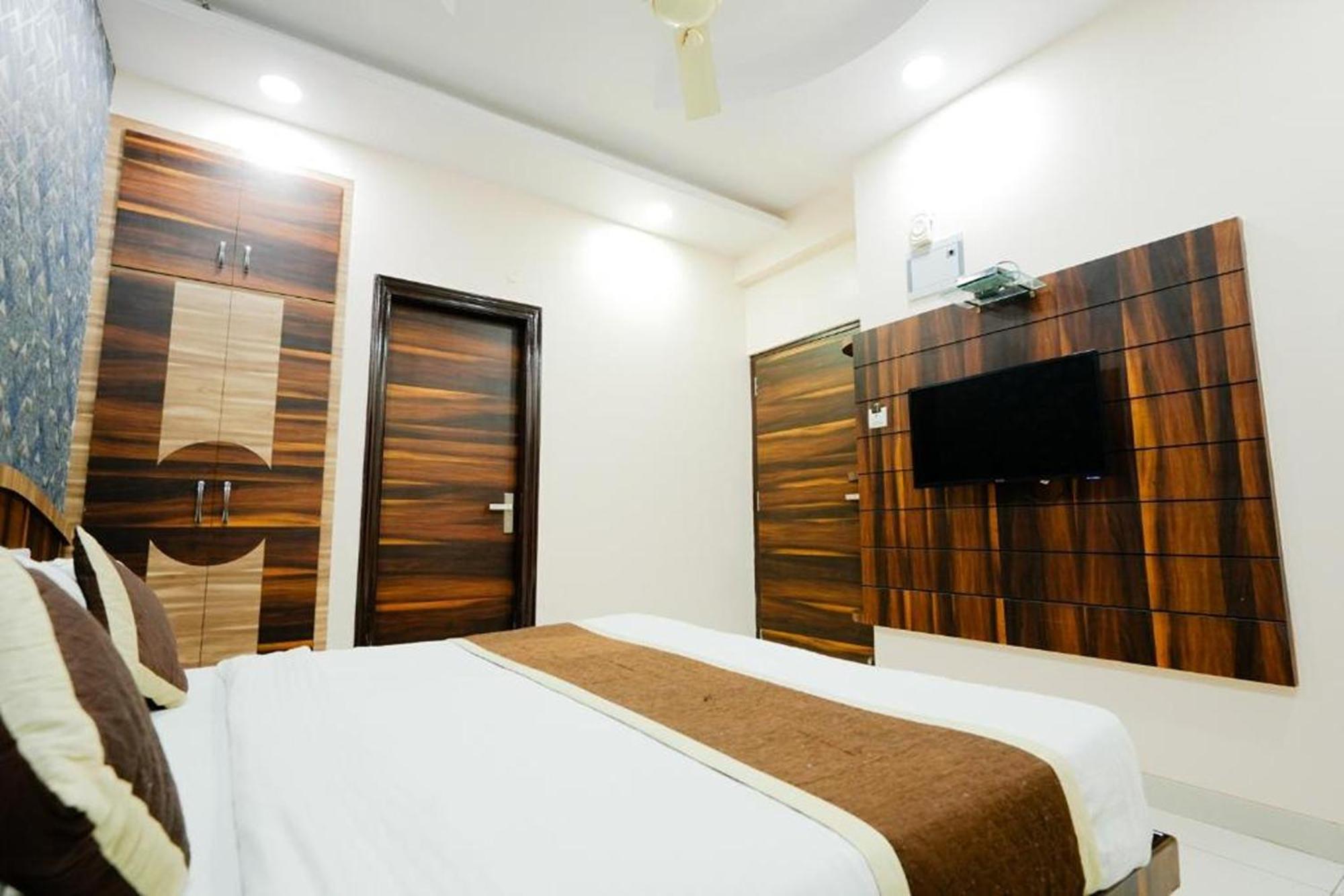 Hotel Olive Greens Near International Airport