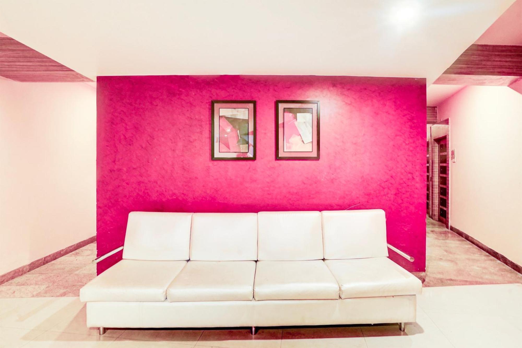 Hotel Super Collection O Adarsh Nagar Raja Park Formerly Apex Intercontinental