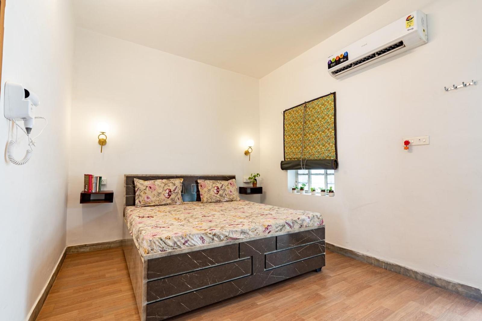 Centrally Located In Holiday home