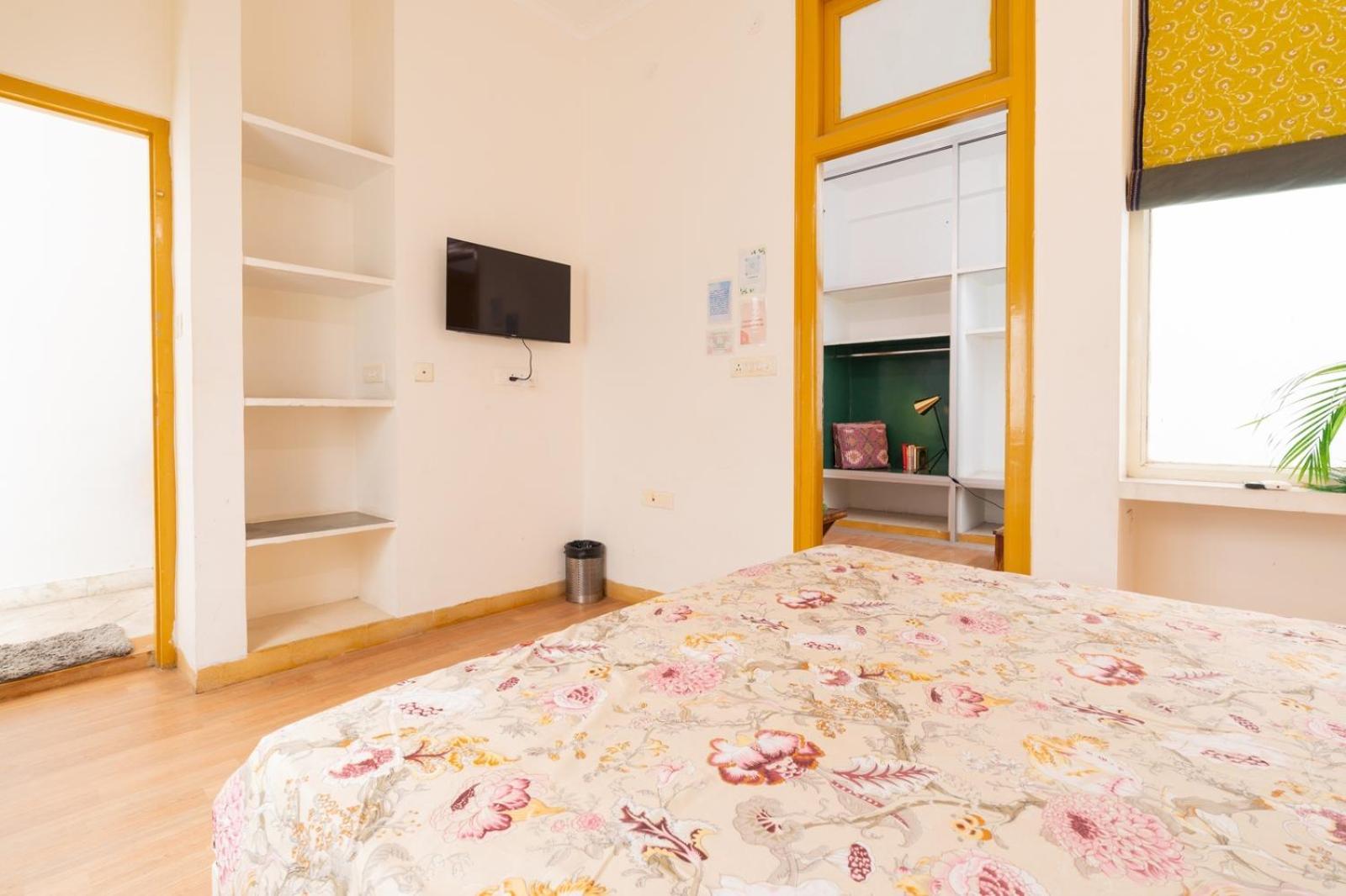 Centrally Located In Holiday home