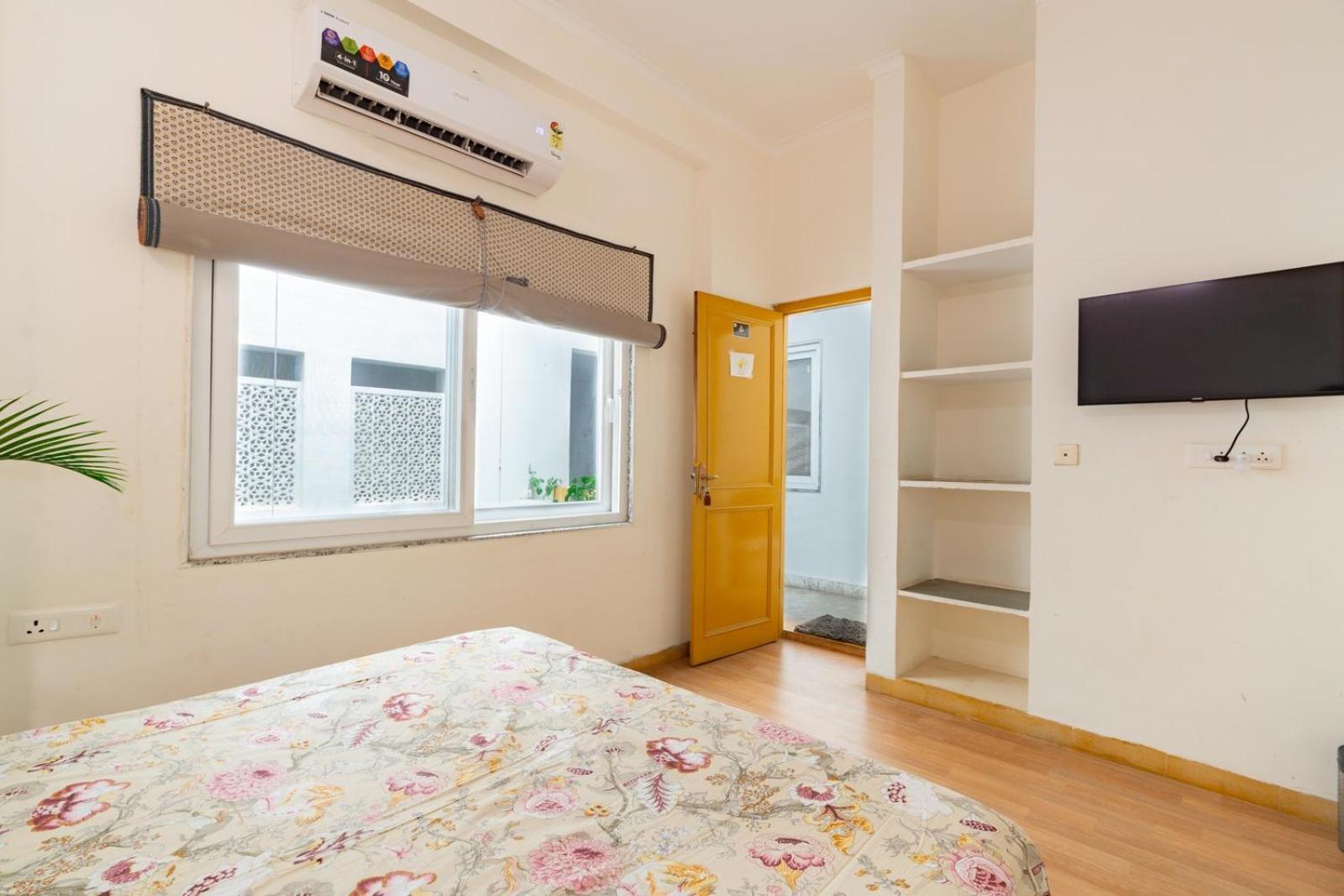 Centrally Located In Holiday home