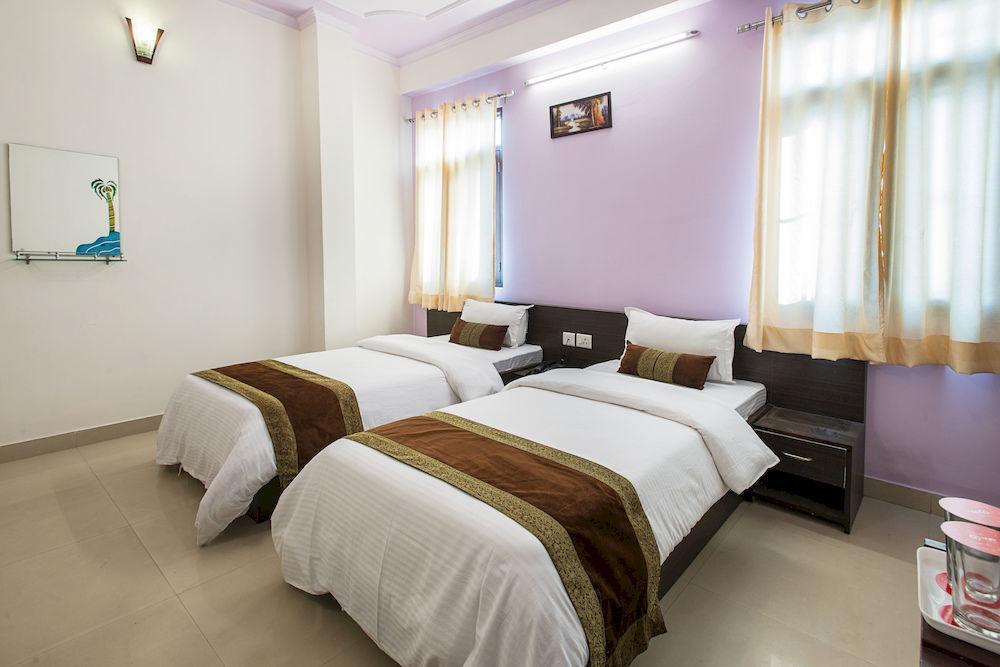 Oyo World Trade Park 3*