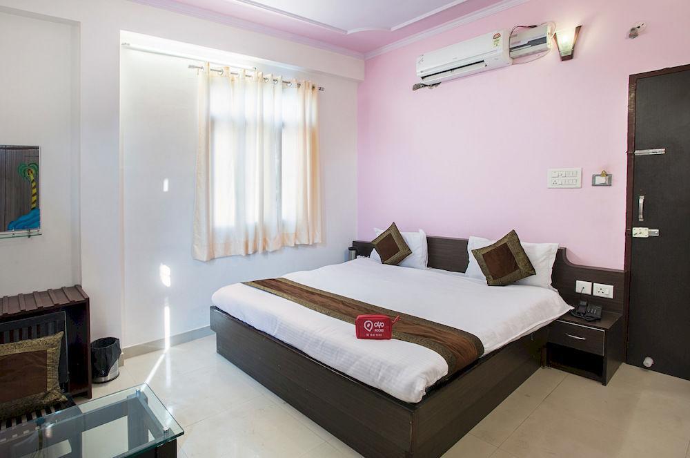 Oyo World Trade Park Hotel 3*