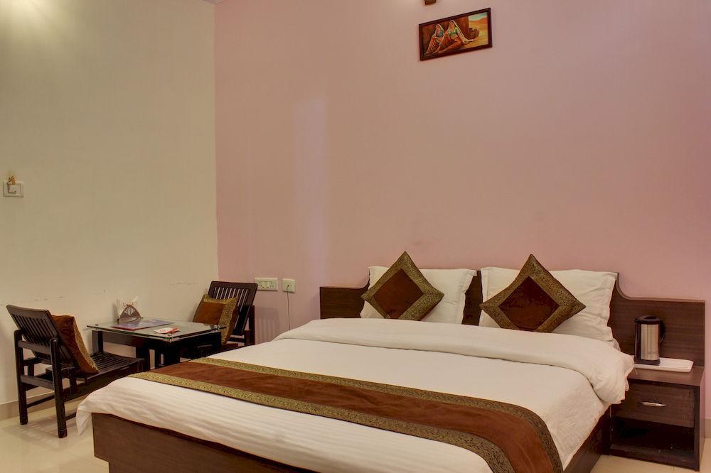 Oyo World Trade Park 3*