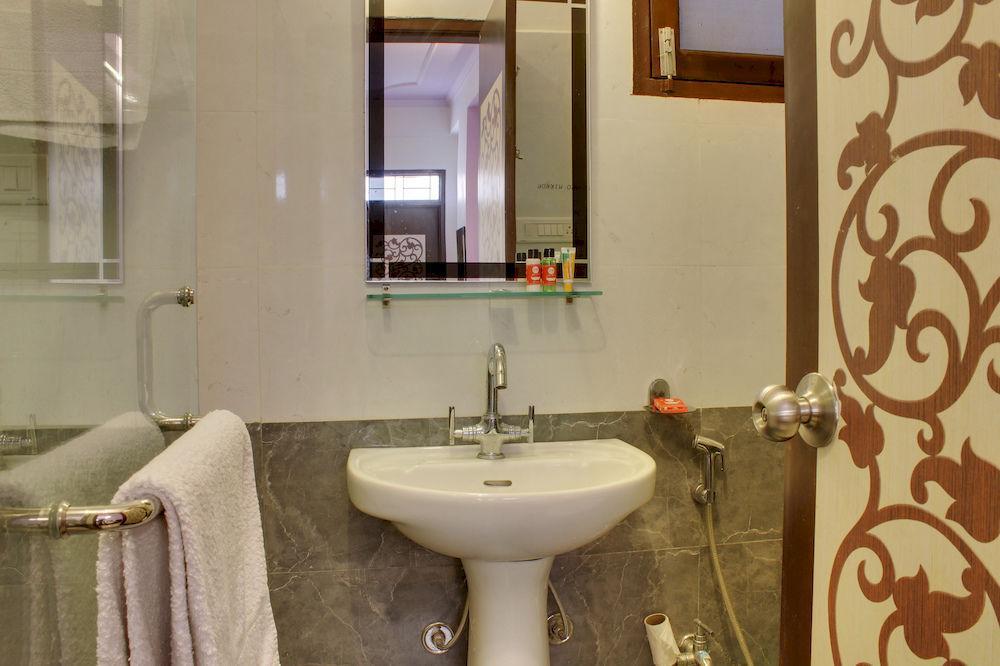 Oyo World Trade Park Hotel