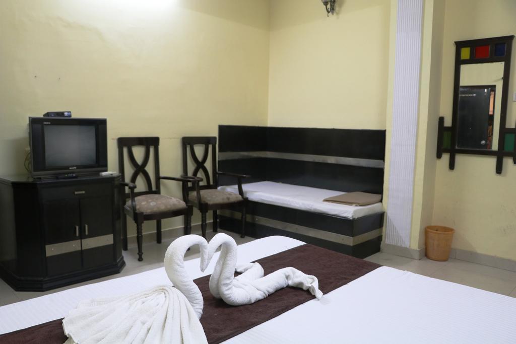 Vaishnavi Hotel 2*