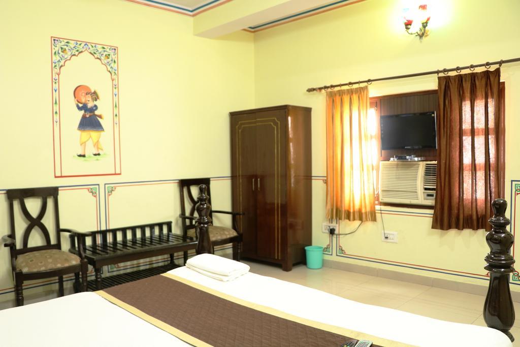 Vaishnavi Hotel 2*