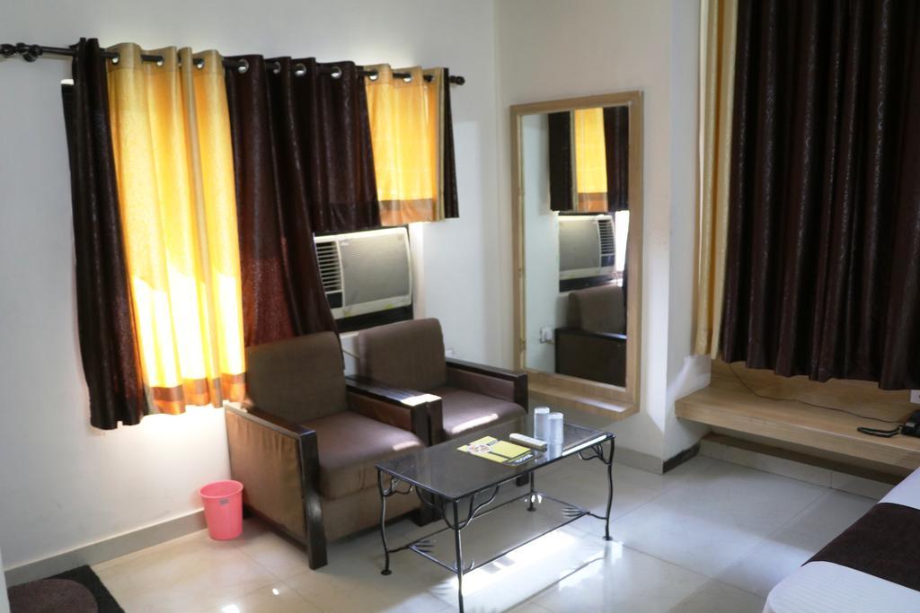 Vaishnavi Hotel 2*