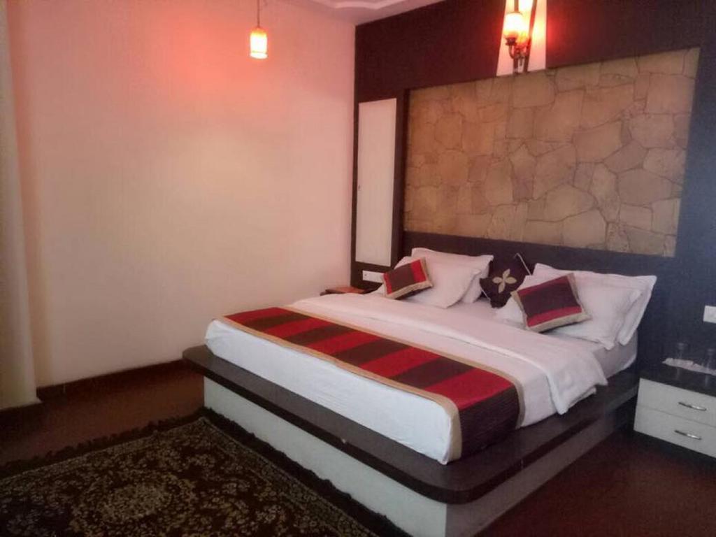 Hotel Holiday Home 2*