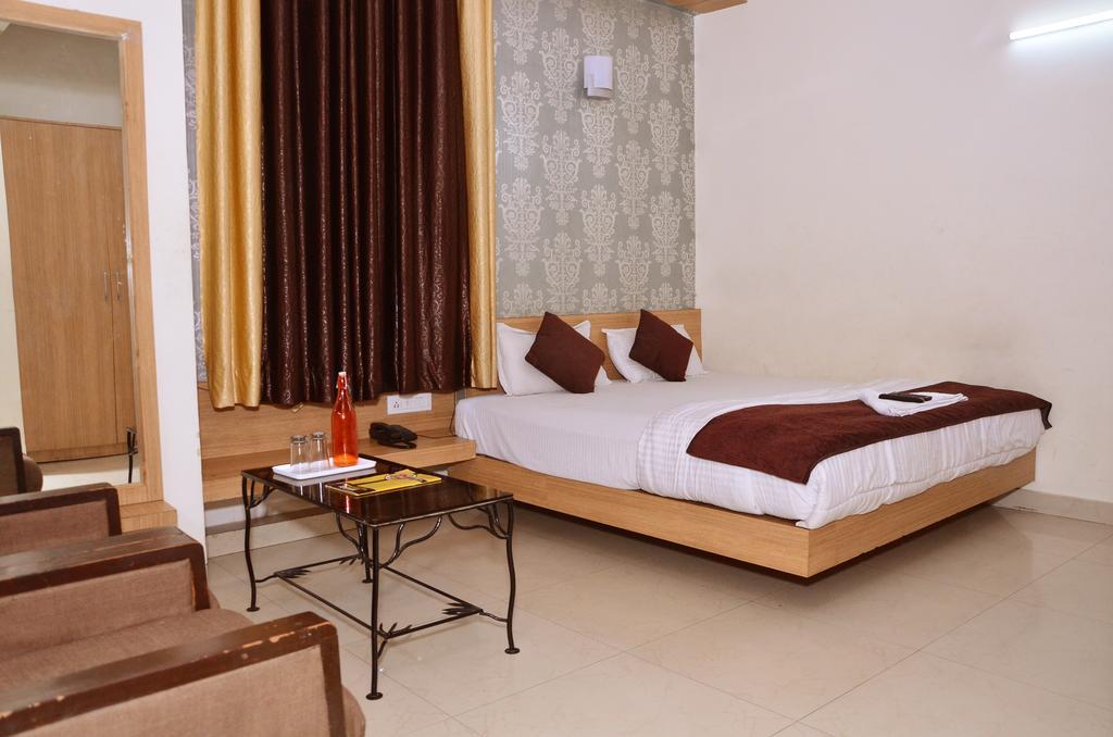 Vaishnavi Hotel