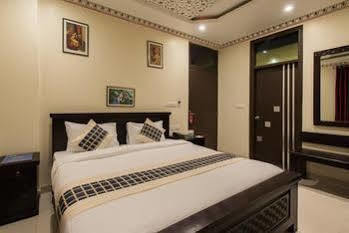 Hotel Oyo Khole Ke Hanuman Ji 3*