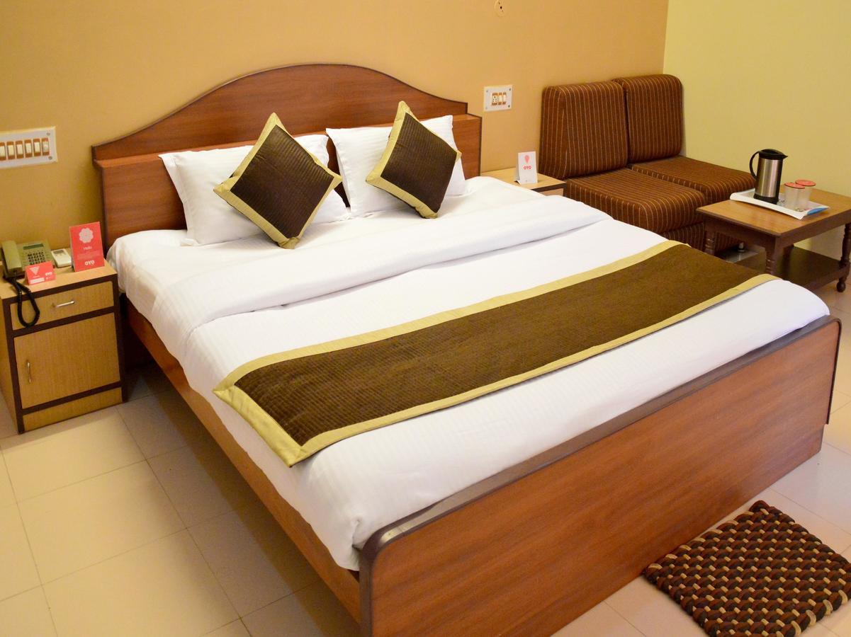 Oyo 6012 Rockwell Hotel