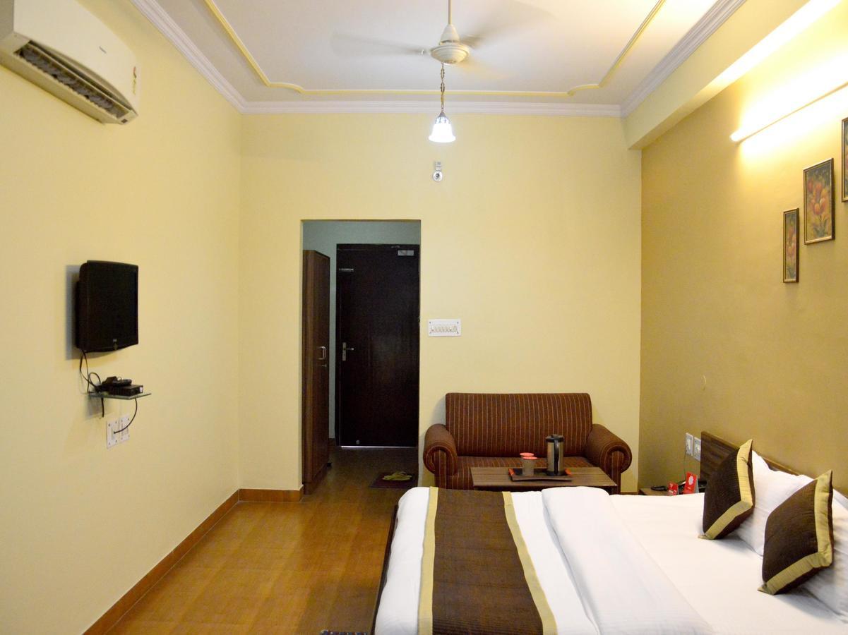 Hotel Oyo 6012 Rockwell