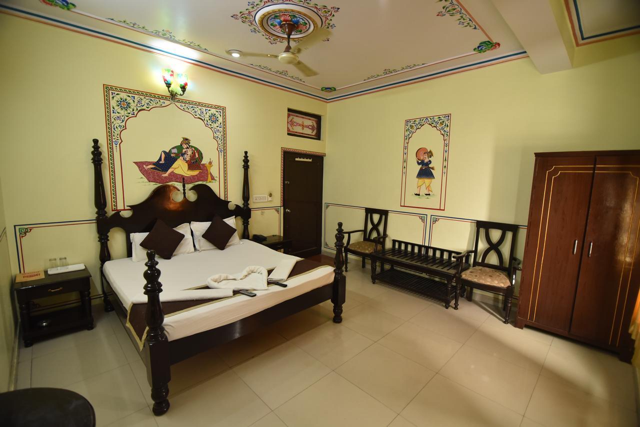 Vaishnavi Hotel 2*