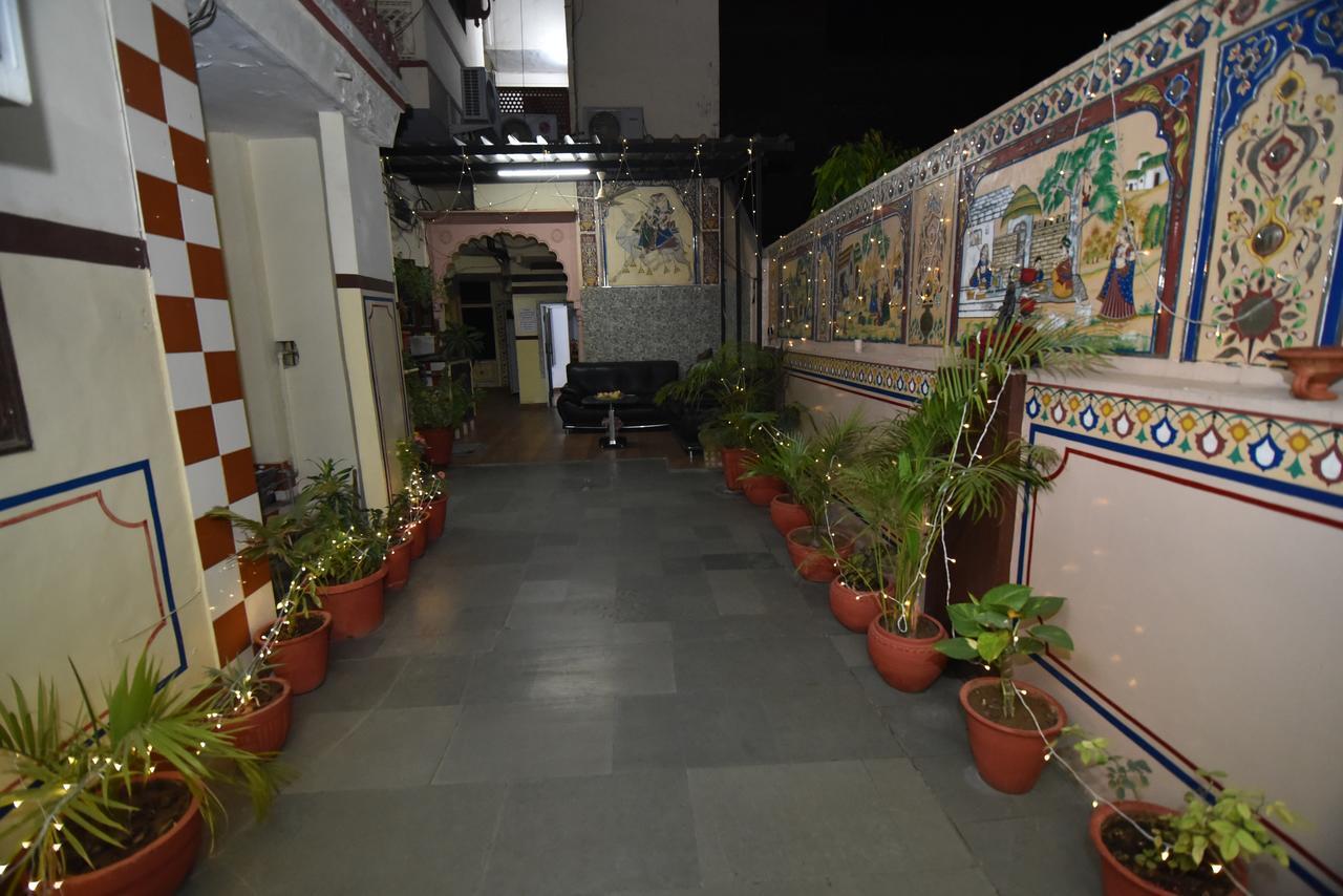 Vaishnavi Hotel