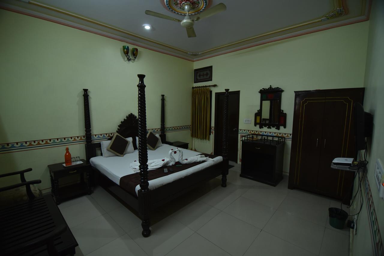 Vaishnavi Hotel 2*