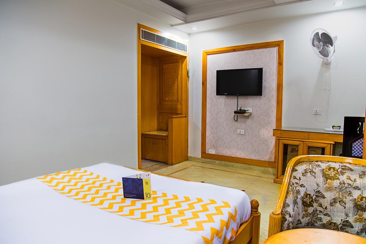 Castle Lalpura Mi Road Hotel 3*
