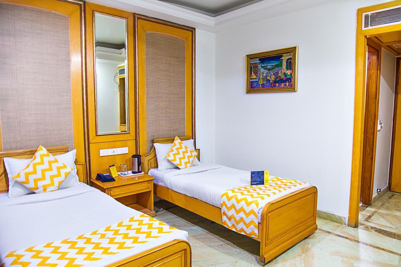 Castle Lalpura Mi Road Hotel