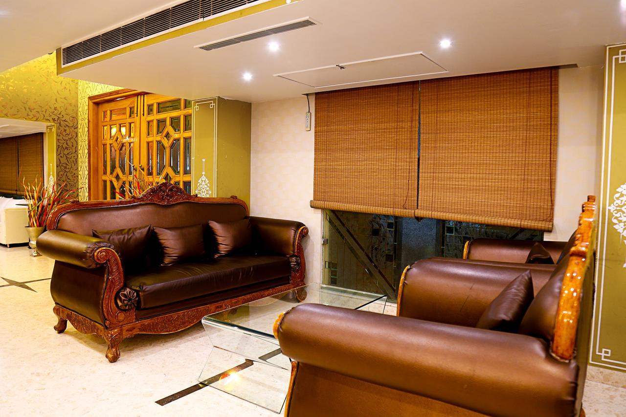 Hotel Castle Lalpura Mi Road