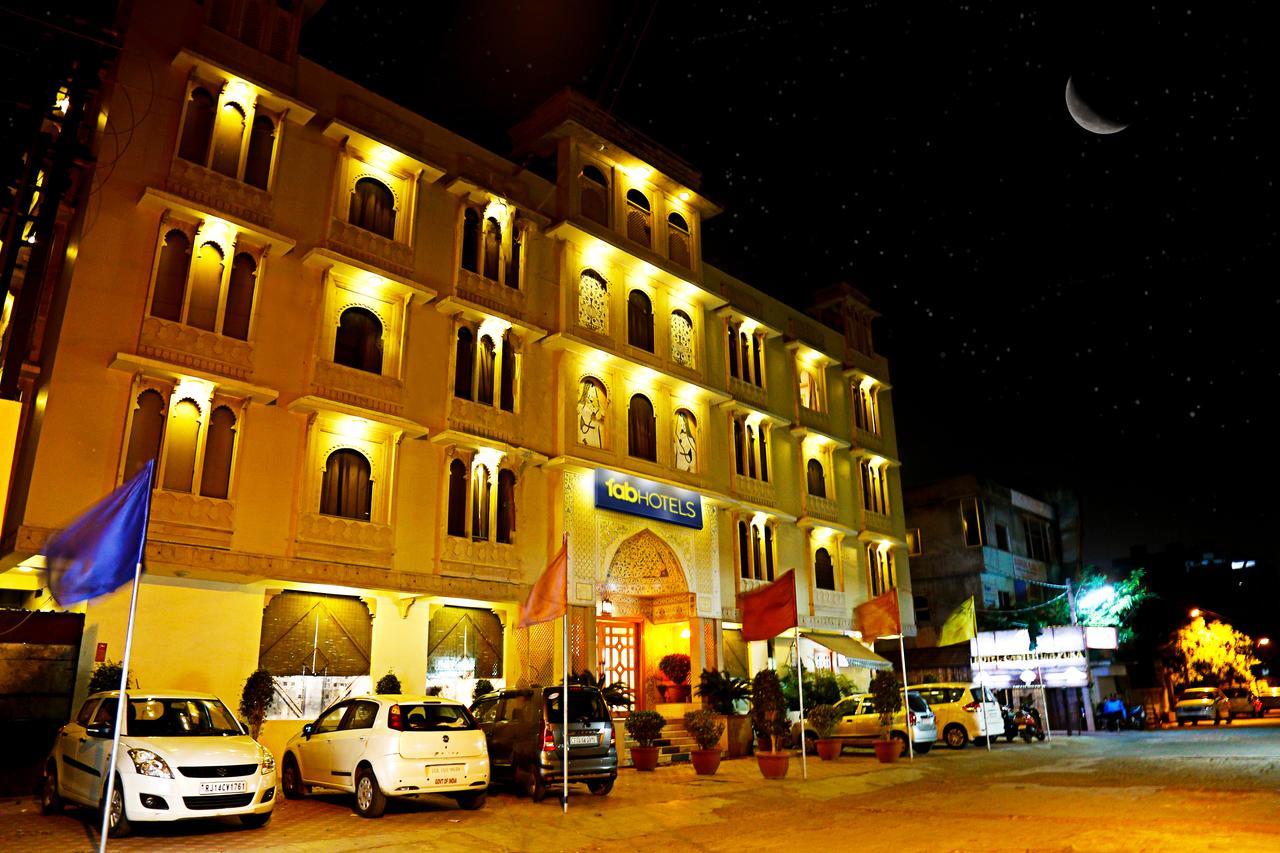 Hotel Castle Lalpura Mi Road